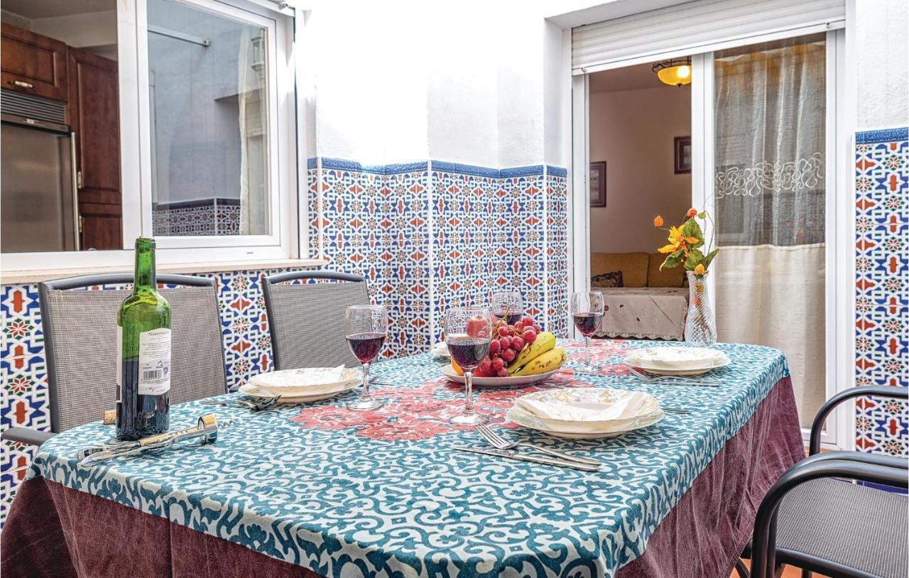 Beautiful Apartment In Cordoba With Kitchenette Dış mekan fotoğraf