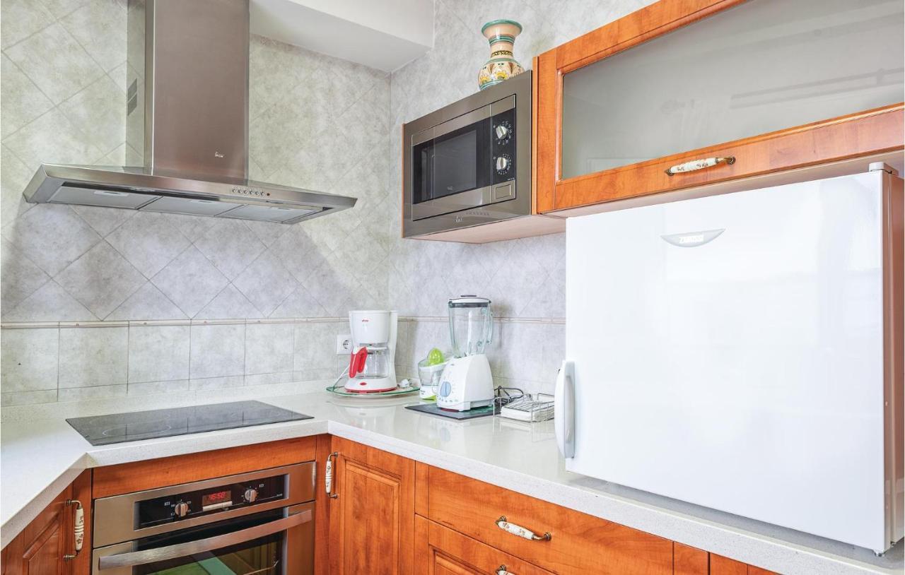 Beautiful Apartment In Cordoba With Kitchenette Dış mekan fotoğraf